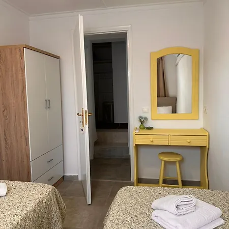 Tsanis Guest House Skiathos Exterior foto